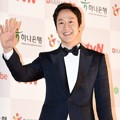 Jung Woo di Red Carpet APAN Star Awards 2014