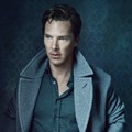 Benedict Cumberbatch Saat Kenakan Jas Abu-abu