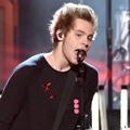 Luke Hemmings Vokalis 5 Seconds of Summer
