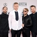 Imagine Dragons Hadiri American Music Awards 2014