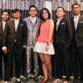 David dan Gracia Indri Berfoto Bersama Personil NOAH