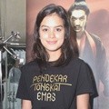 Eva Celia Ditemui Saat Jumpa Pers 'Pendekar Tongkat Emas'