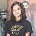 Eva Celia Ditemui Saat Jumpa Pers 'Pendekar Tongkat Emas'