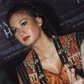 Nadine Chandrawinata di Gala Premier 'Danau Hitam'