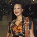 Nadine Chandrawinata di Gala Premier 'Danau Hitam'