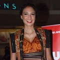 Nadine Chandrawinata di Gala Premier 'Danau Hitam'