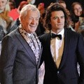 Ian McKellen Berpose Bersama Orlando Bloom