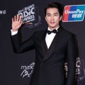 Song Seung Heon di Red Carpet MAMA 2014