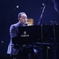 John Legend Tampil Nyanyikan Lagu 'All of Me'