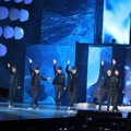 EXO Saat Nyanyikan Lagu 'Black Pearl'