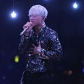 Taeyang Saat Nyanyikan Lagu 'Eyes, Nose, Lips'