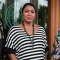 Anne J Cotto Datangi Pengadilan Agama Jakarta Selatan