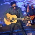 Aksi Kaka Slank Bermain Gitar di Konser 'Indonesia Wow!'