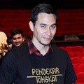Darius Sinathrya di Pemutaran Perdana 'Pendekar Tongkat Emas'