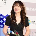 Shim Eun Kyung di Red Carpet Blue Dragon Awards 2014