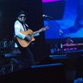 Glenn Fredly Saat tampil di 'Trio Lestari Show Musical Concert 2014'