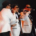 Penampilan Trio Lestari di 'Trio Lestari Show Musical Concert 2014'