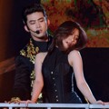 Penampilan Sunmi dan Taecyeon 2PM Bawakan Lagu 'Full Moon'
