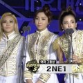 2NE1 Raih Piala Best Female Group