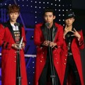 2PM Raih Piala Global Star