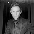 Eddie Redmayne di The Mr. Porter Post Edisi November/Desember 2014