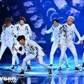 VIXX Tampil Nyanyikan Lagu 'Error'