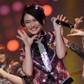 Melody Tampil Lincah di 'Saya Masih Anak Kecil' Live In Concert