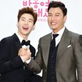 Henry Super Junior-M dan Park Gun Hyung di Red Carpet MBC Entertainment Awards 2014