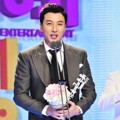 Park Gun Hyung Raih Piala Excellence Award - Variety Show Male