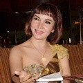 Roro Fitria Rayakan Ulang Tahunnya ke-26