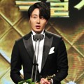 Jung Il Woo Raih Piala Top Actor/Actress in a Special Project Drama