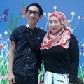 Anto Hoed dan Melly Goeslaw Kunjungi Deswita Maharani di RSIA Kemang Medical Care