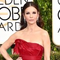 Catherine Zeta-Jones di Red Carpet Golden Globe Awards 2015