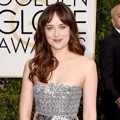 Dakota Johnson di Red Carpet Golden Globe Awards 2015