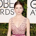 Anna Kendrick di Red Carpet Golden Globe Awards 2015