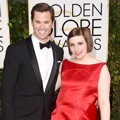 Andrew Rannells dan Lena Dunham di Red Carpet Golden Globe Awards 2015