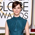 Felicity Jones di Red Carpet Golden Globe Awards 2015