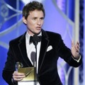 Eddie Redmayne Raih Piala Lead Actor in a Motion Picture - Drama
