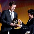 Ralf Kellermann Raih Piala Coach of the Year for Women's Football Award
