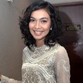 Tika Bravani Hadiri Gala Premier 'Hijab'