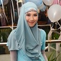 Zaskia Adya Mecca Hadiri Gala Premier 'Hijab'