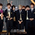 Bangtan Boys Raih Piala Bonsang