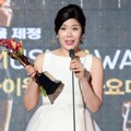 Lyn Raih Piala Best OST