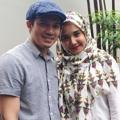 Irwansyah dan Zaskia Sungkar Saat Ditemui di Senopati, Jakarta Selatan