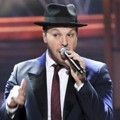 Penampilan Gavin Degraw di Final Miss Universe 2014