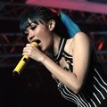 Dara The Virgin di Konser 'Rebel, Love, Rock and Roll'