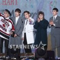Block B Raih Piala Hot Trend of the Year
