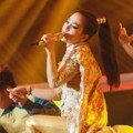 Penampilan Syahrini di Infotainment Awards 2015