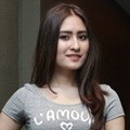 Angbeen di Press Screening Film 'Pohon Keramat'