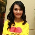 Elvira Natali Hadiri Jumpa Pers Film 'Janji Hati'